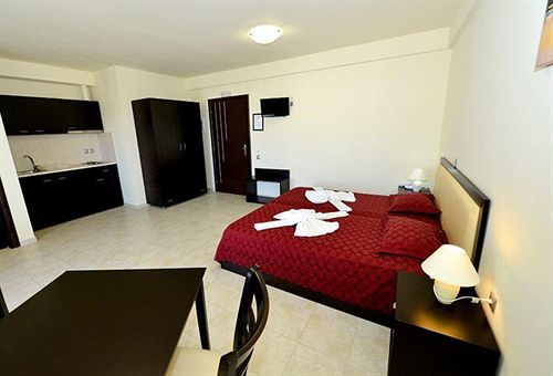 Golden Rose Hotel 3*